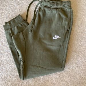 BRAND NEW NIKE JOGGERS
